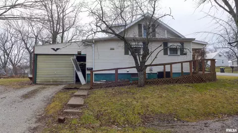 335 E High St, Creve Coeur, IL 61610