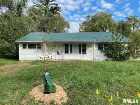 2303 W Millman St, Peoria, IL 61605