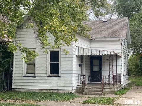 809 S Matthew St, Peoria, IL 61605