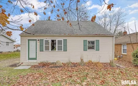 104 N 5th St, Dunlap, IL 61525