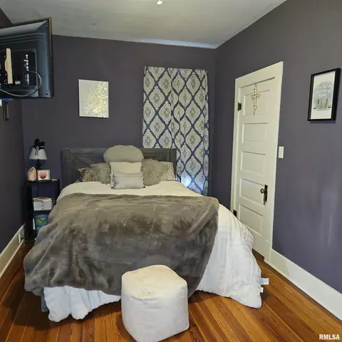 Bedroom - 607 Elm St, Canton, IL 61520 photo 1 of 2