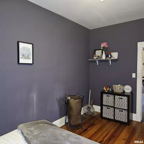Bedroom - 607 Elm St, Canton, IL 61520 photo 2 of 2