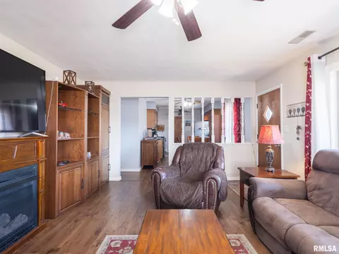 113 N 6th St, Dunlap, IL 61525 photo 2
