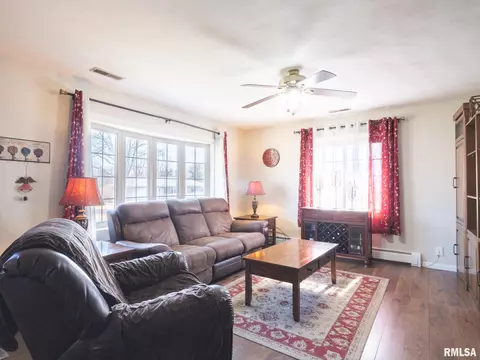 113 N 6th St, Dunlap, IL 61525 photo 8