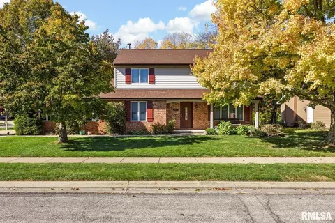 7105 N Hunters Trce, Peoria, IL 61615