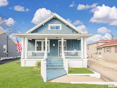 2111 W Edna Ct, West Peoria, IL 61604