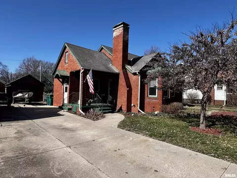 416 S Lafayette St, Macomb, IL 61455