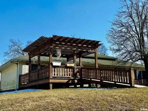 102 Creamery St, Eureka, IL 61530 photo 2
