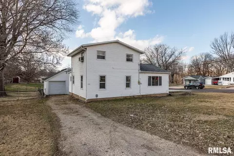 219 Theodore St, Washington, IL 61571