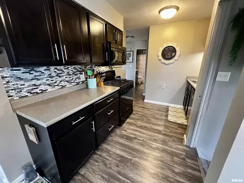 709 E South St, Tremont, IL 61568 photo 5