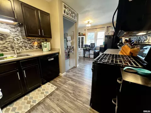 709 E South St, Tremont, IL 61568 photo 4
