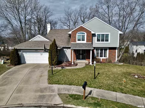 1539 W Holly Hedges Dr, Peoria, IL 61614