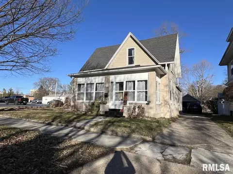 317 S Lafayette St, Macomb, IL 61455