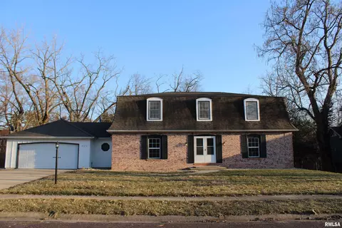 1404 W Devereux Dr, Peoria, IL 61614