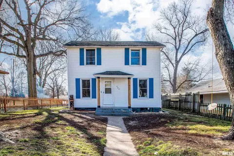 520 1st St, Lacon, IL 61540