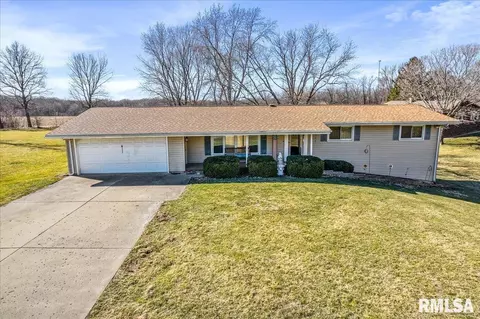 411 S Cottage Grove Ave, Princeville, IL 61559