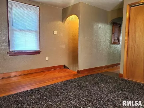 402 S 3rd St, Pekin, IL 61554 photo 14