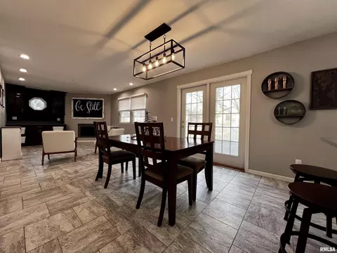 524 Meadow Dr, Macomb, IL 61455 photo 7