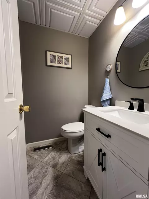 524 Meadow Dr, Macomb, IL 61455 photo 17