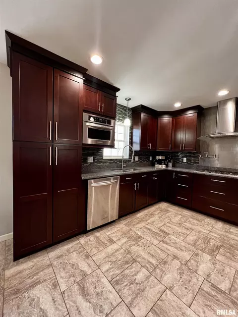 524 Meadow Dr, Macomb, IL 61455 photo 14