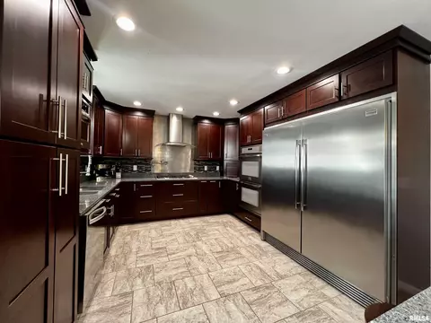 524 Meadow Dr, Macomb, IL 61455 photo 11
