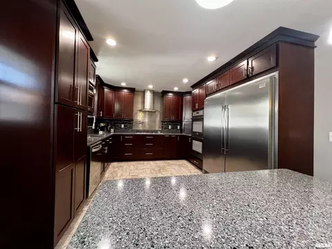 524 Meadow Dr, Macomb, IL 61455 photo 10