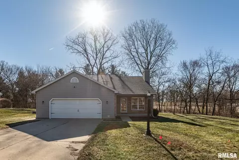 301 Eller Dr, East Peoria, IL 61611