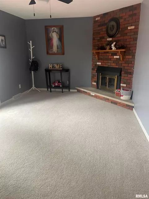 1311 Carolbeth Ave, Macomb, IL 61455 photo 5