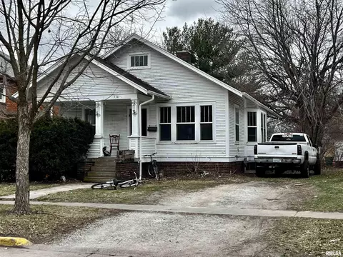 534 N Johnson St, Macomb, IL 61455