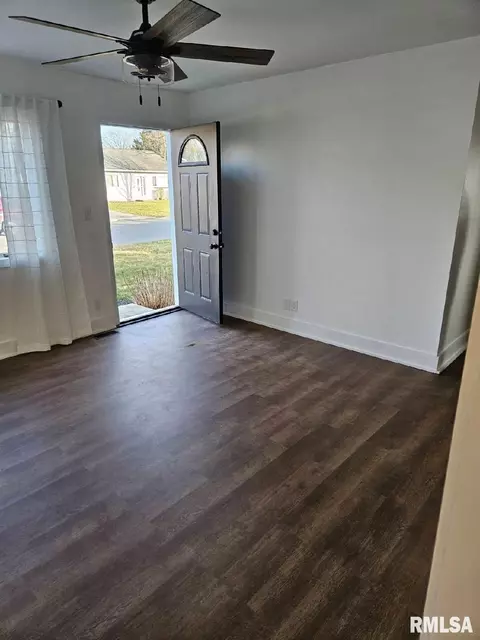 305 Temple Dr, Washington, IL 61571 photo 5