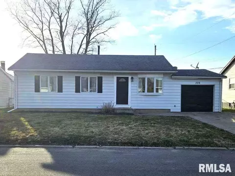 305 Temple Dr, Washington, IL 61571