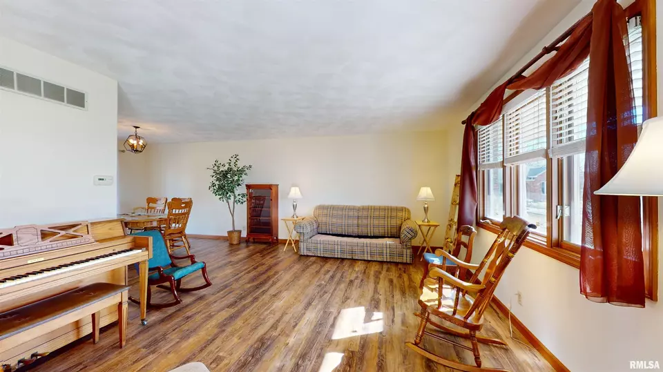  15 Country Ln, East Peoria, IL 61611 photo 8