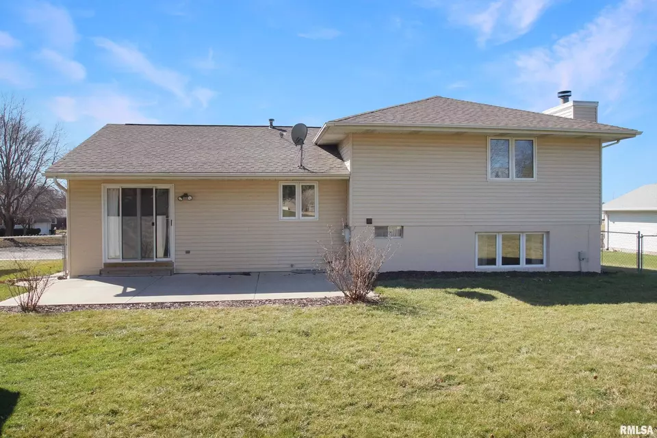  15 Country Ln, East Peoria, IL 61611 photo 4