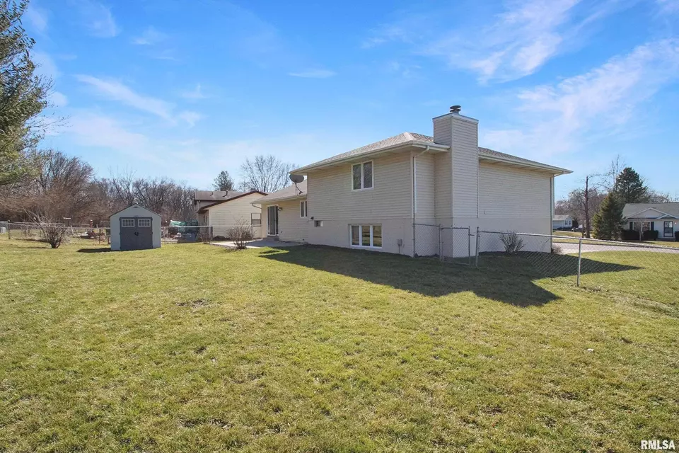  15 Country Ln, East Peoria, IL 61611 photo 5