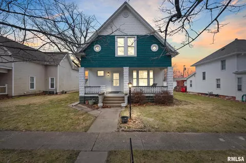 404 N Lilac St, Elmwood, IL 61529