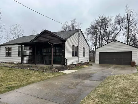 215 Sunset Ln, Germantown Hills, IL 61548