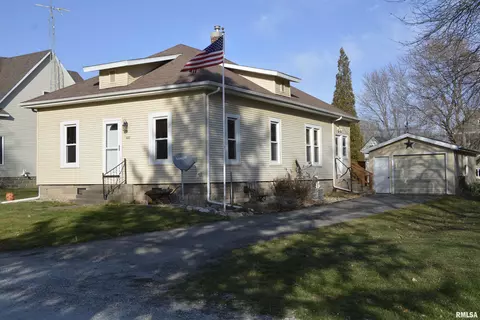 420 Pine St, Adair, IL 61411