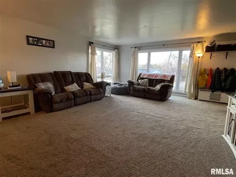 Living - 1515 Riverview Dr, Macomb, IL 61455 photo 1 of 2