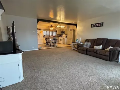 Living - 1515 Riverview Dr, Macomb, IL 61455 photo 2 of 2