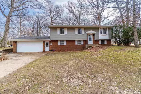 5906 N Tampico Dr, Peoria, IL 61614
