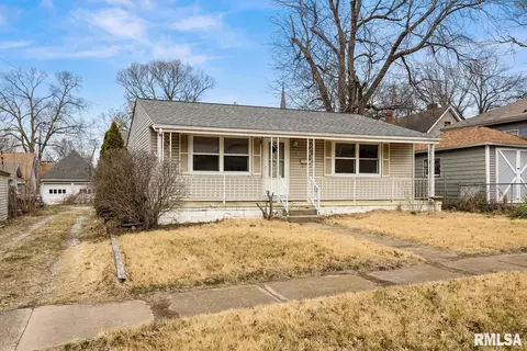 415 Mclean St, Pekin, IL 61554