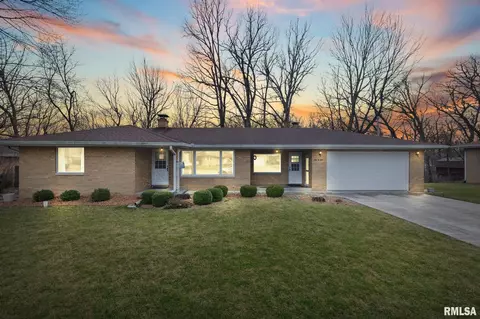 105 Elm St, Morton, IL 61550