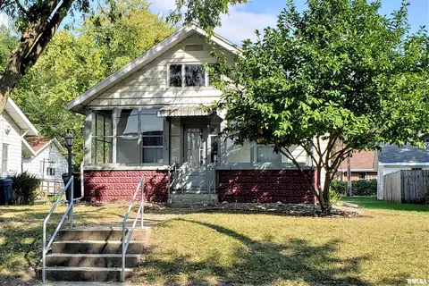 1016 S Capitol St, Pekin, IL 61554