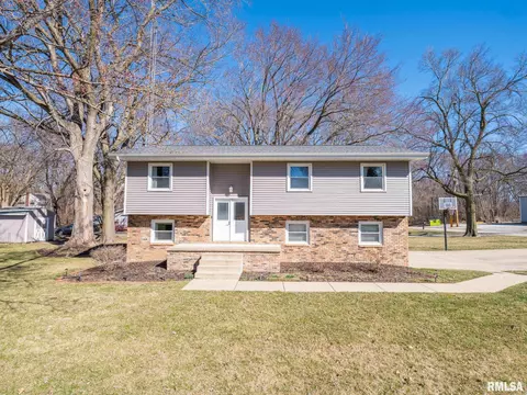 15531 N Von Achen Dr, Chillicothe, IL 61523