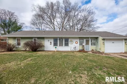 905 Coolidge Ave, Pekin, IL 61554