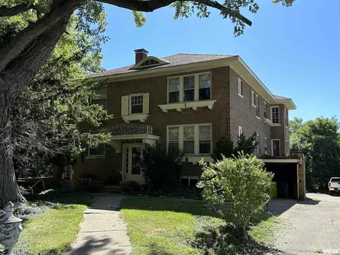 504 W High St, Peoria, IL 61606