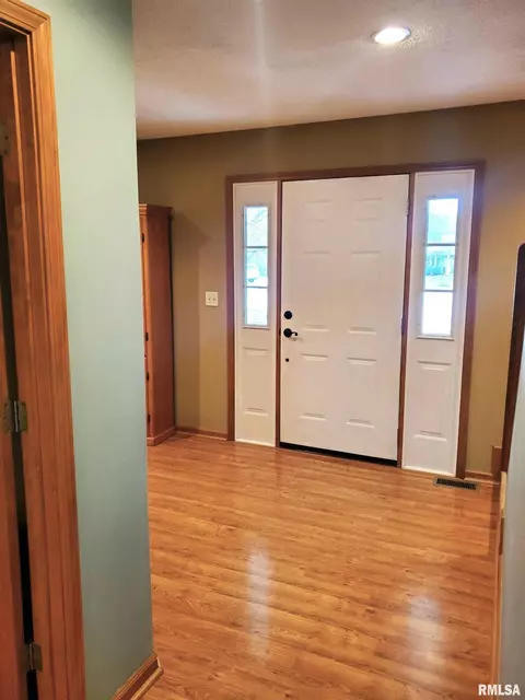 39 Emerald Ct, Morton, IL 61550 photo 3