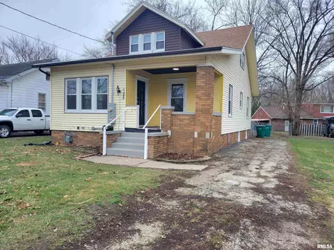 2122 W Manor Pkwy, West Peoria, IL 61604