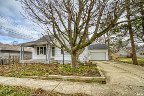 218 Rassi Ave, Morton, IL 61550
