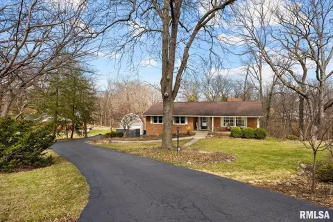 1231 N Hickory Ln, East Peoria, IL 61611